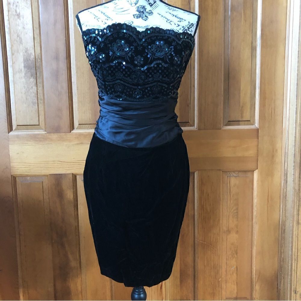 Vintage Gunne Sax 1980’s Black Strapless Mini Dress